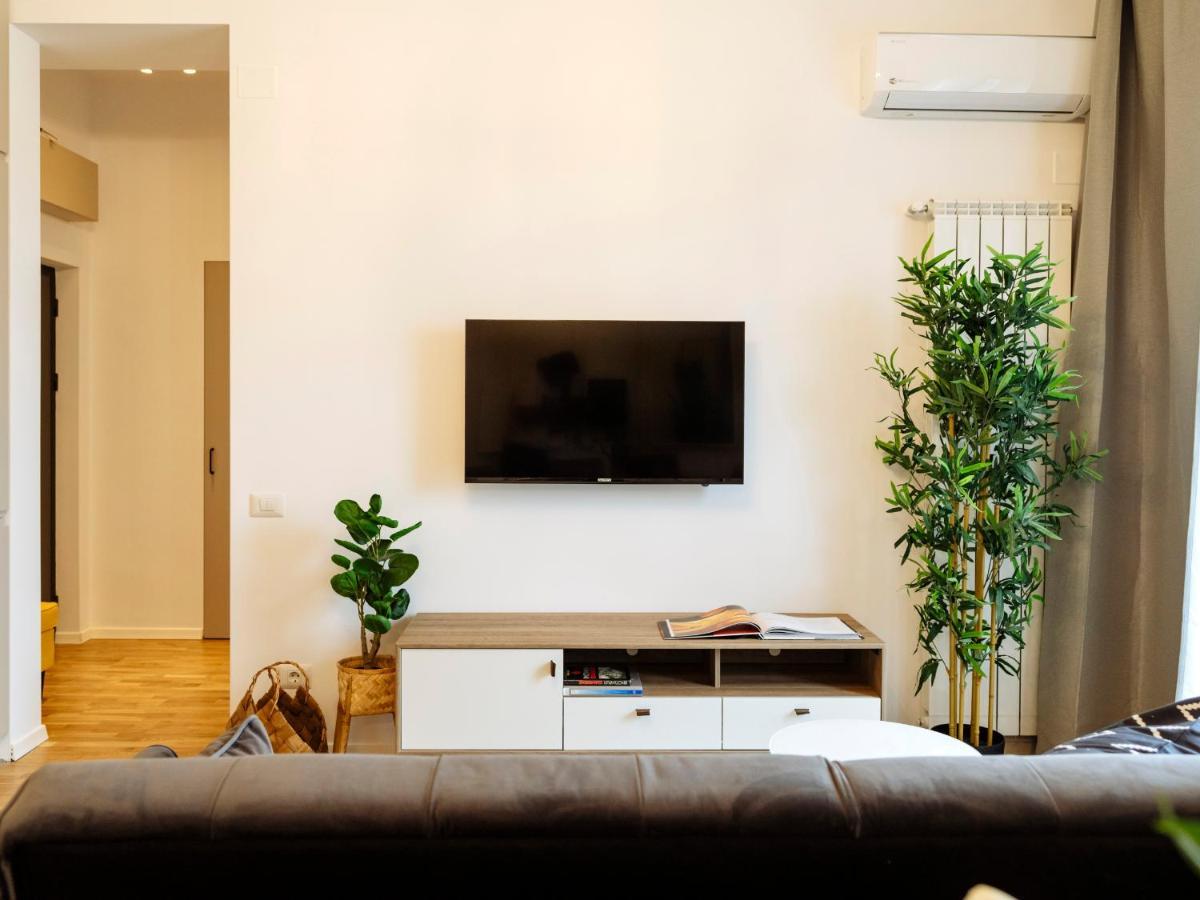 Sunny 2Br Flat - Top Location - Amazing Balcony Bucureşti Exterior foto